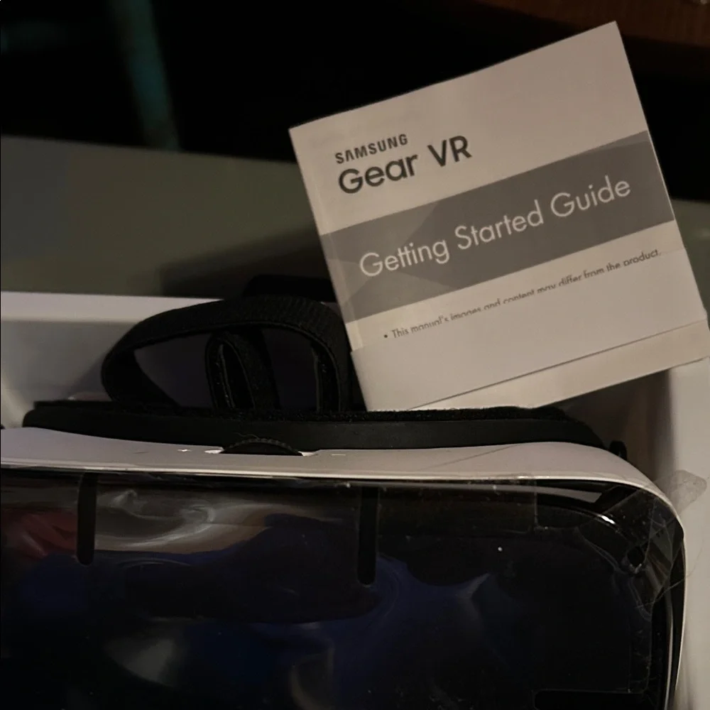 Samsung Gear VR Headset - Black and Gray